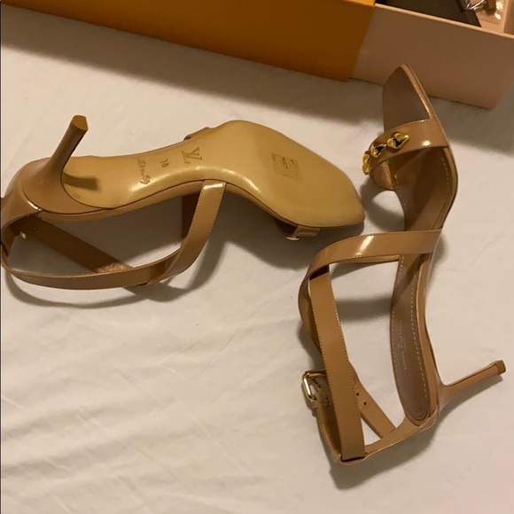 Authentic Louis Vuitton Unchain Strap Studs Sandal - Picture 8 of 8